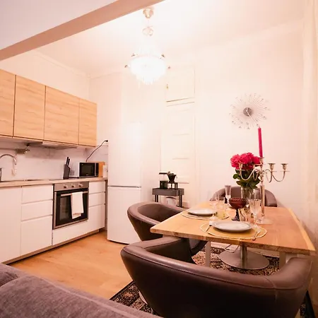 Lovely Flat In The Heart Of Appartamento Helsinki