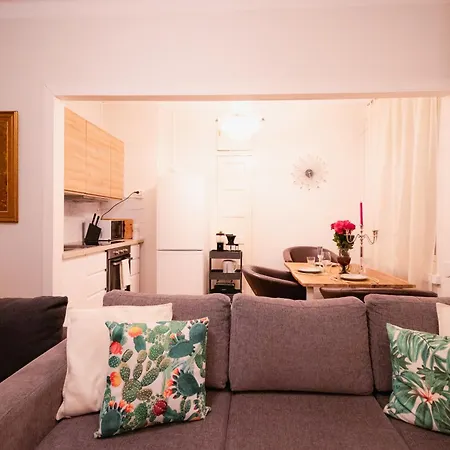Lovely Flat In The Heart Of דירה הלסינקי