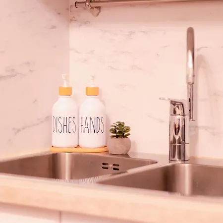 Apartman Lovely Flat In The Heart Of *